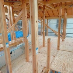 上棟建て方、上棟荷揚げ、ボード搬入、足場屋の画像