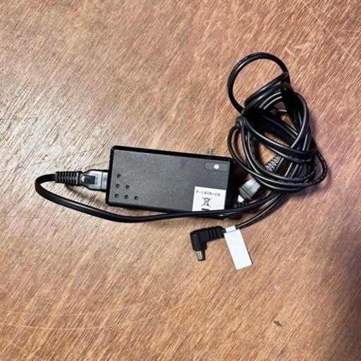 【美品】Roland 電子ピアノ F-140R 2018年製