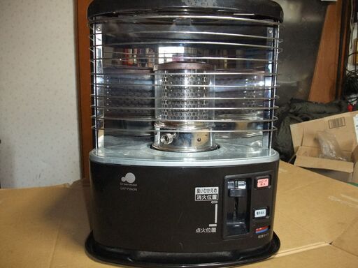 ポータブルストーブ　灯油、石油ストーブ コンパクト 高さ40㎝幅34奥行35㎝　アウトドア、キャンプ、ワカサギ釣り、震災、災害