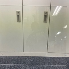 無料　アクリル板　透明　足つき