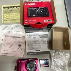 デジタルカメラ　カシオ　EX-ZR200の画像