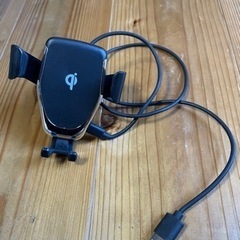 車載スマホ充電器　USB ワイヤレスチャージャー