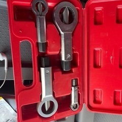ナットブレーカー　Amazonで3000円で購入しました。