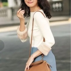 ファー付きカットソーの画像