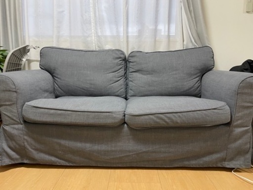 2人掛けソファとオットマン。2月10日、11日で取りに来ていただける方。