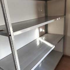 鉄製ラック　室内で使っていたので綺麗ですの画像