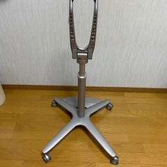 キャスター付き　テレビスタンドの画像