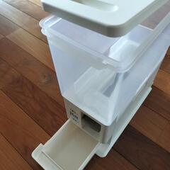 ニトリ 米びつ 6kg ほぼ新品の画像