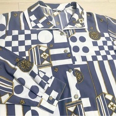 【新品】襟レイヤー×飾りボタン / 総柄シャツ / 幾何学×コンパスチェーン / Fの画像