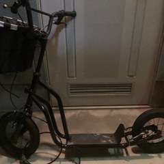 バギークロス風キックボード　カゴ　ライト　サイクルコンピュータ付き