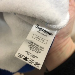 Supreme シュプリーム パーカー売りますの画像