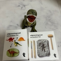 恐竜セット　キーホルダー、発掘キット