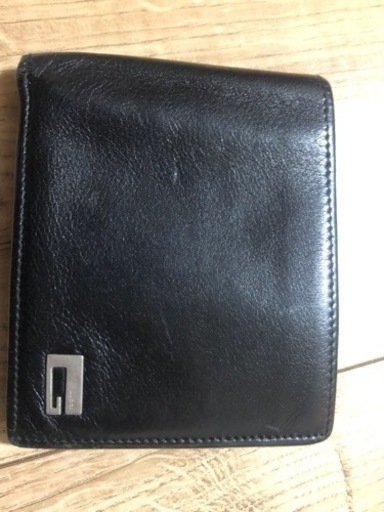 GUCCI 折り財布　比較的美品に近い