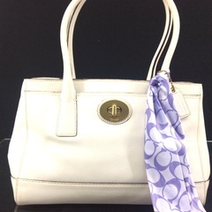 COACH オールドコーチ 白レザー＆シグネチャー 肩かけジップ...