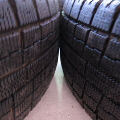 ヴォクシー（ノア）に付いてたスタッドレスタイヤホイールセット トヨタ純正アルミホイール ZRR80の画像