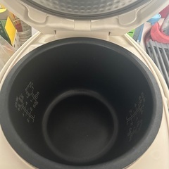 炊飯器　白　TOSHIBAの画像