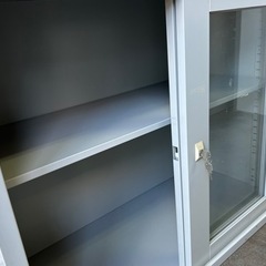 ③スチール棚　書庫　収納　オフィス家具　鍵あり♪の画像