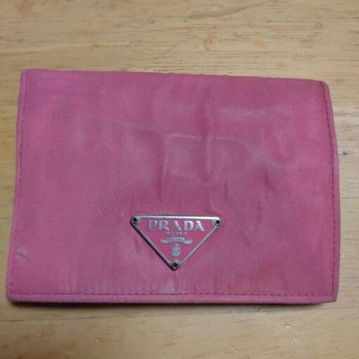 PRADA 2つ折り財布