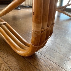終了　籐のテーブルの画像