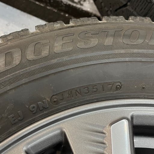 【値下げしました1月末迄】日産セレナe-power純正アルミ 4本　15インチ　スタッドレス付