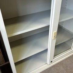 ⑤スチール棚　書庫　収納　オフィス家具　鍵あり♪の画像