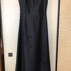 シルクの黒のロングドレス