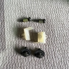 BNR34 希少 完品　ニーパット　ニーパッド R34 ER34 RB26アームレスト タワーバー 純正ミラー リア r34 r33 r32 パーツ ボンネットの画像