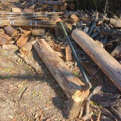 薪になる材木の画像