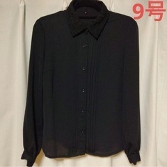 黒のブラウス　9号　礼服として冠婚葬祭にも　上品なデザイン