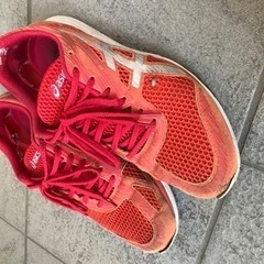 🉐アシックスのランニングシューズ 27センチ