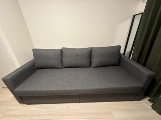 ソファーベッドとサイドテーブル（IKEA）