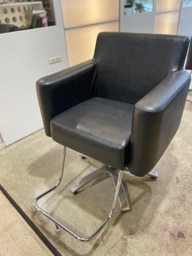 タカラベルモント　カットチェア　スタイリングチェア　美容院　美容室　サロン