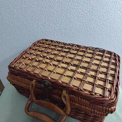 籐製ピクニックバックとお弁当箱二個