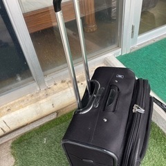 中古 キャスター付きスーツケース キャリーケース ブラック 2024/01/24の画像