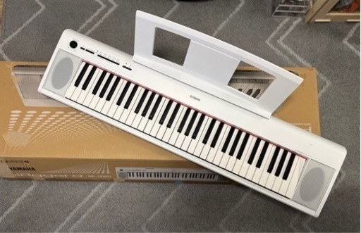 YAMAHAキーボード piaggero NP-12 楽器・機材 専用YAMAHA piaggero NP-12 ホワイト61鍵盤電子キーボード