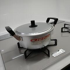 アルミの両手鍋20cm（蓋付き）の画像