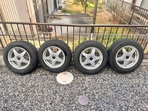 205/65/16スタッドレスタイヤ　ホイールセット