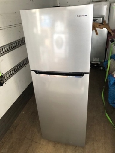 北九州市内配送無料　保証付き　ハイセンス 冷蔵庫 幅55cm 227L シルバー HR-B2302 2ドア 右開き 大容量冷蔵室174L 自動霜取り スリム