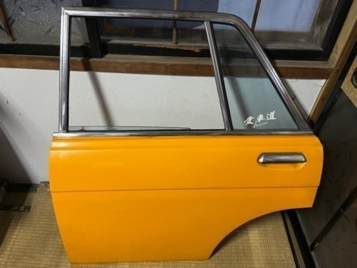 1968年式510ブルーバード助手席側リアドア