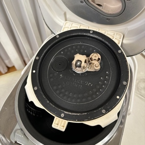 TOSHIBA 炊飯器　真空圧力IHジャー　5.5号炊き