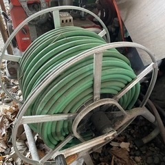 液肥噴射用高圧ホースとアルミ製リール