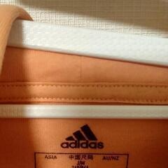 adidas クロップド　フードの画像