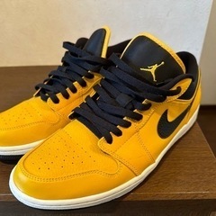 NIKE AIR JORDAN 1 LOW UNIVERSITY...