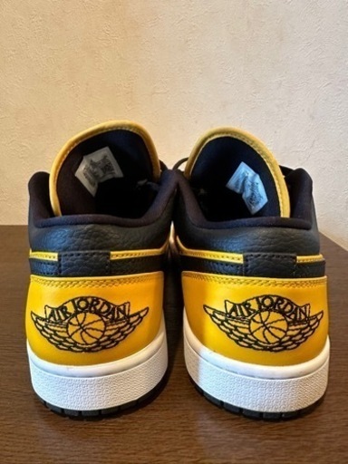 靴/バッグ NIKE AIR JORDAN 1 LOW UNIVERSITY GOLD