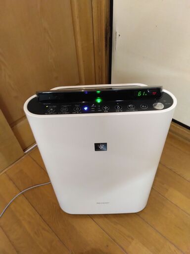 世田谷区近辺配送可能　【動作品】2017年製 SHARP/シャープ加湿空気清浄機 KC-F50-W 高濃度プラズマクラスター7000 23畳