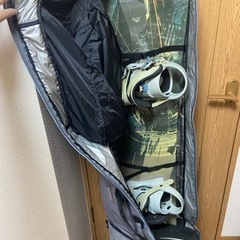 スノーボードとブーツ