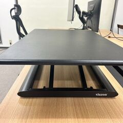 卓上昇降テーブルの画像