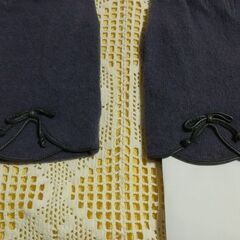 ◆【婦人用手袋】《内側手首部分に、ブランド名の刺繍入り》　※お色/グレー系。の画像