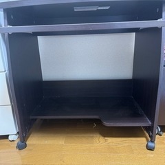 パソコンデスクの画像