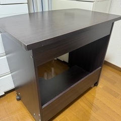 パソコンデスクの画像